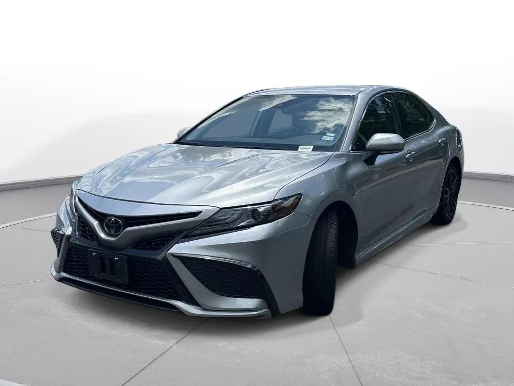 2024 Toyota Camry XSE thumbnail 2