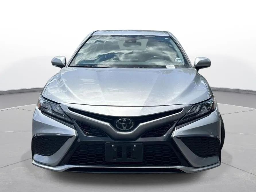 2024 Toyota Camry XSE thumbnail 3