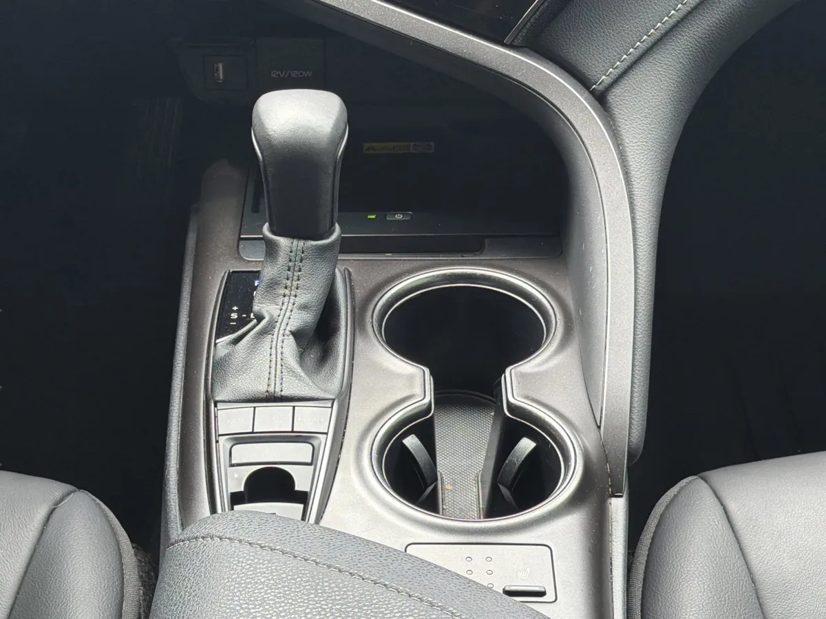 2024 Toyota Camry XSE thumbnail 25