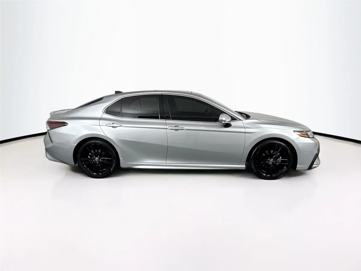 2024 Toyota Camry XSE V6 thumbnail 10