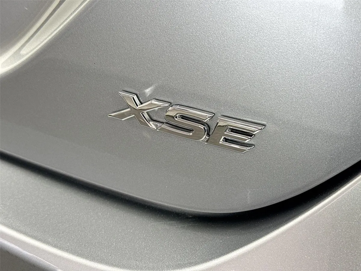2024 Toyota Camry XSE V6 thumbnail 14