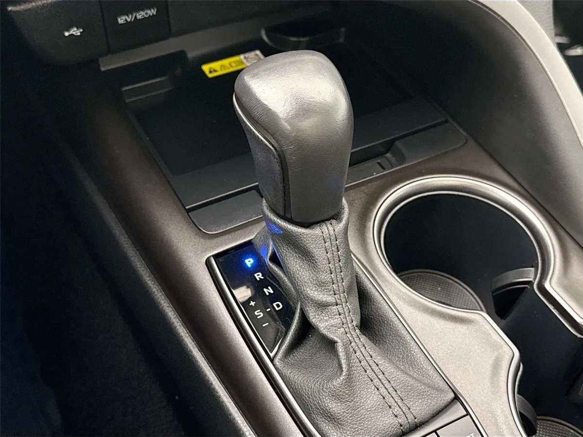2024 Toyota Camry XSE V6 thumbnail 27