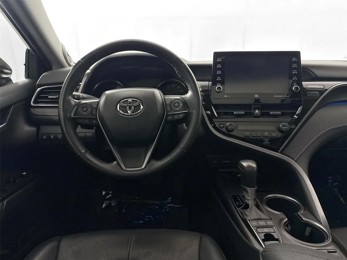 2024 Toyota Camry XSE V6 thumbnail 32