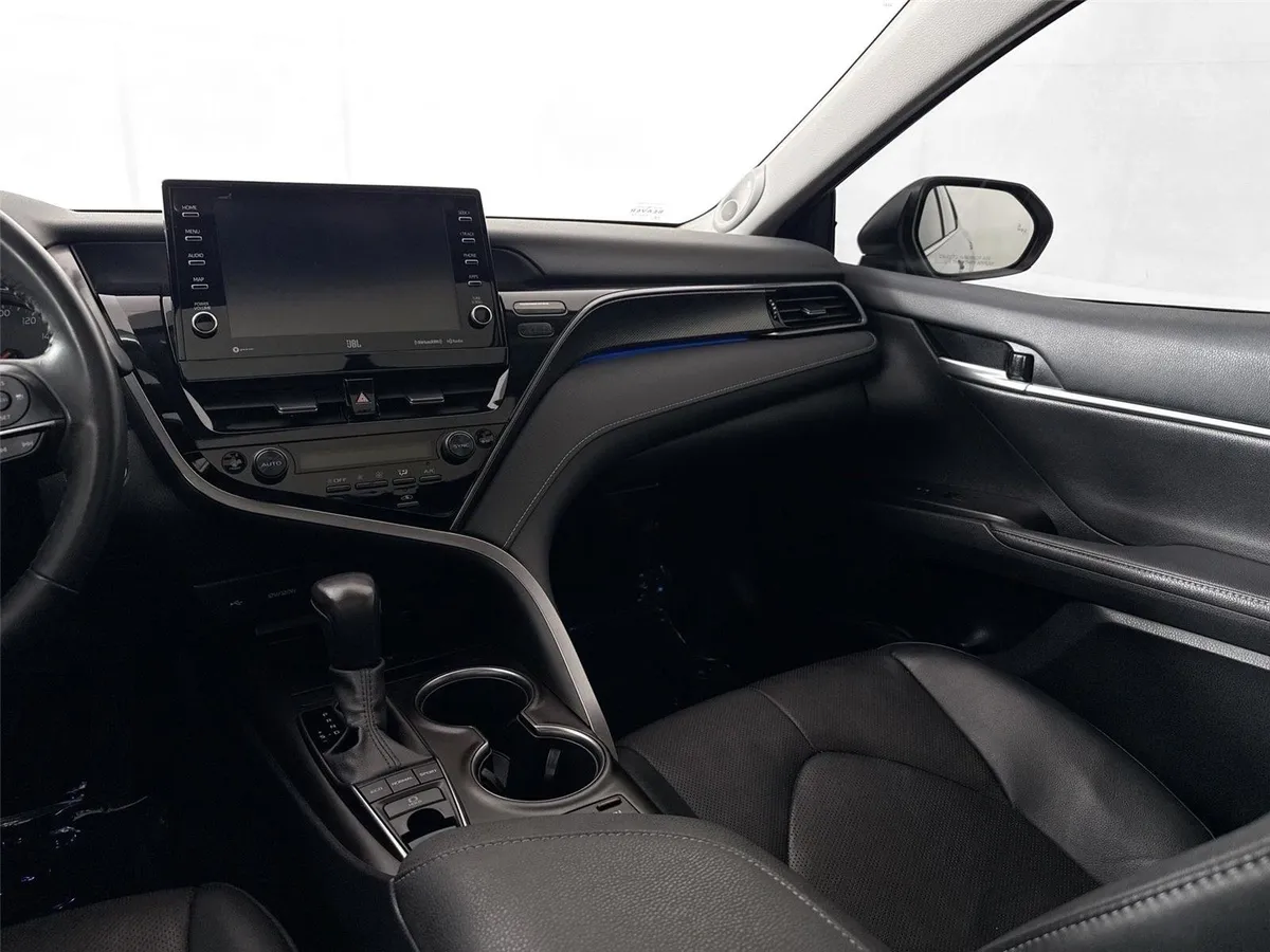 2024 Toyota Camry XSE V6 thumbnail 33