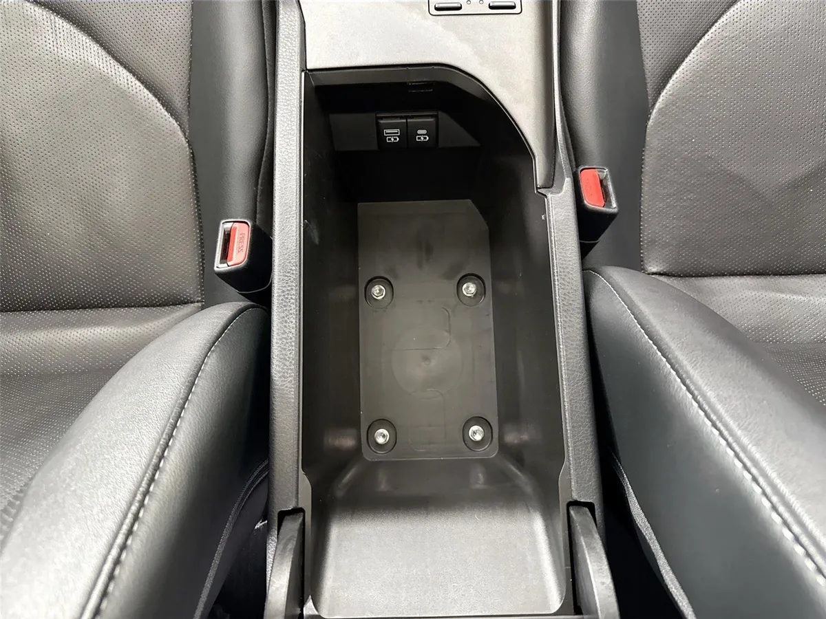 2024 Toyota Camry XSE V6 thumbnail 34