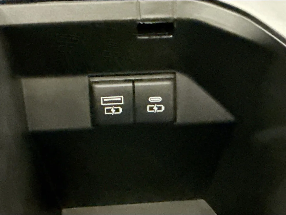 2024 Toyota Camry XSE V6 thumbnail 35