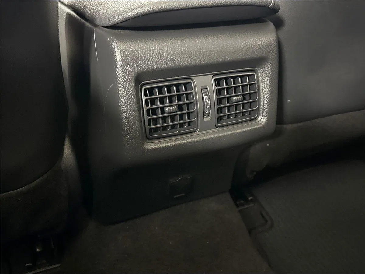 2024 Toyota Camry XSE V6 thumbnail 36