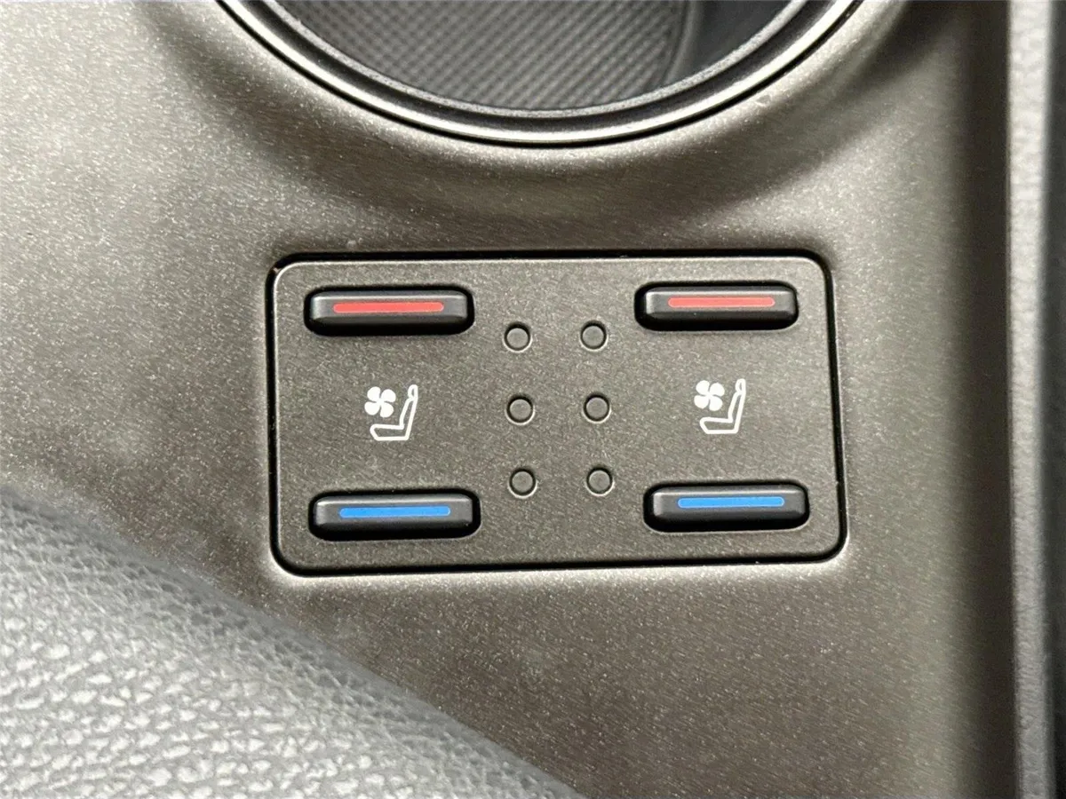2024 Toyota Camry XSE V6 thumbnail 7