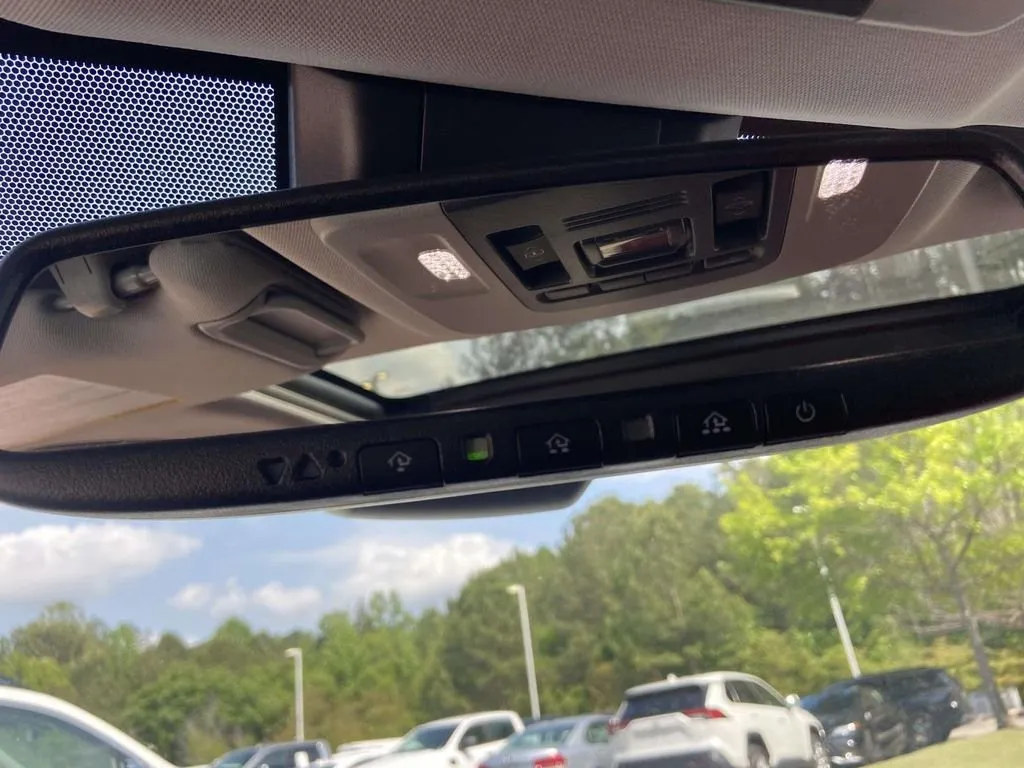 2024 Toyota Camry XSE V6 thumbnail 25