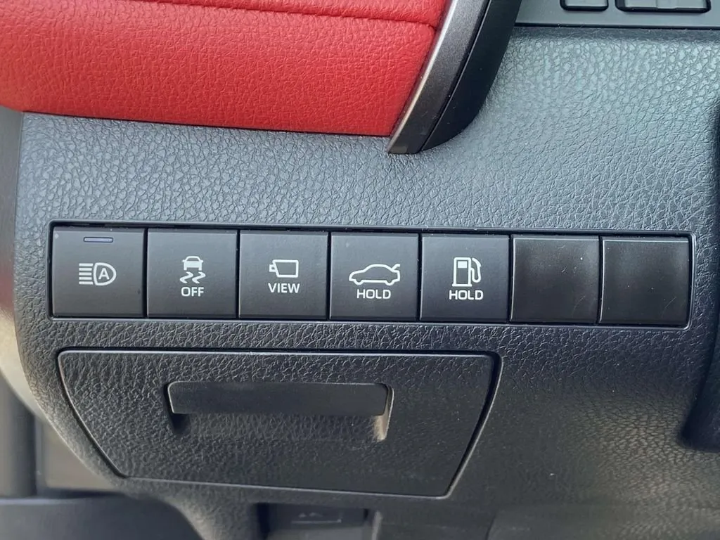 2024 Toyota Camry XSE V6 thumbnail 27