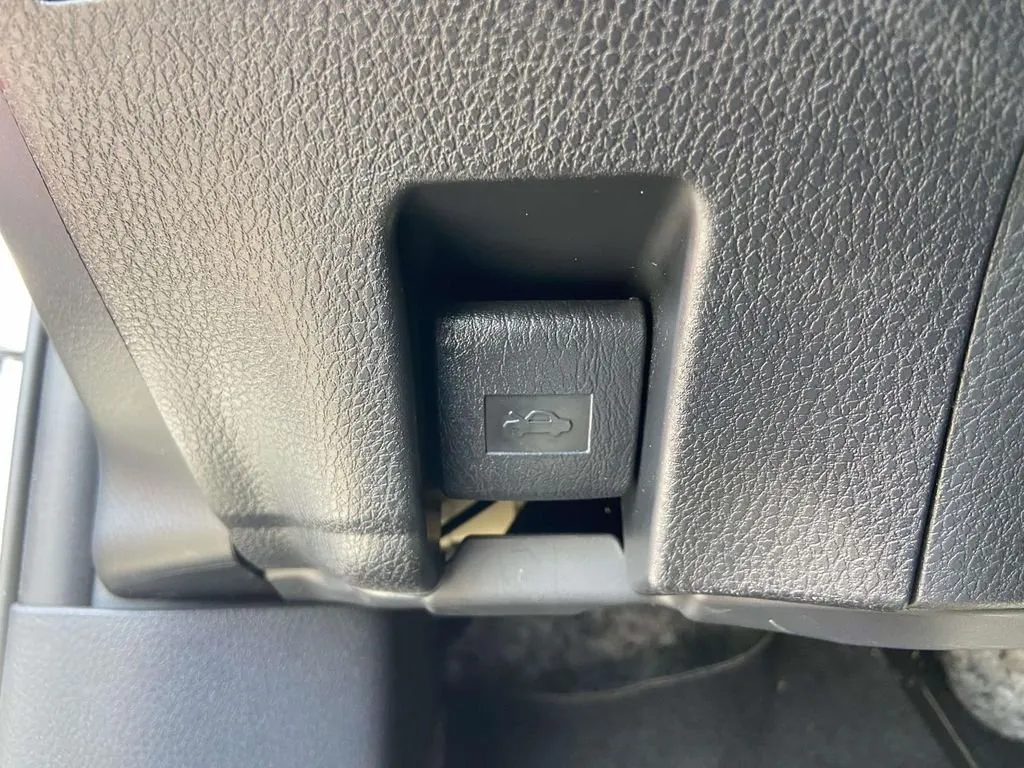2024 Toyota Camry XSE V6 thumbnail 28