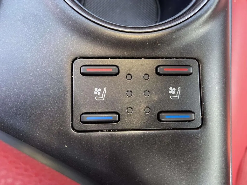 2024 Toyota Camry XSE V6 thumbnail 30