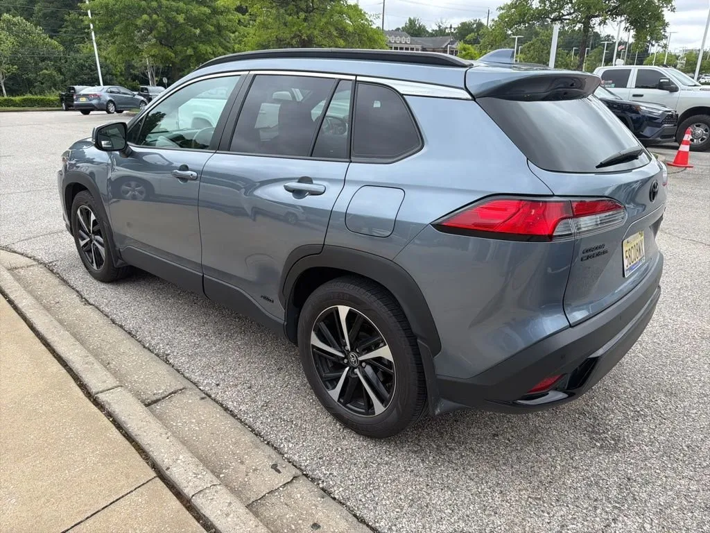 2024 Toyota Corolla Cross thumbnail 2