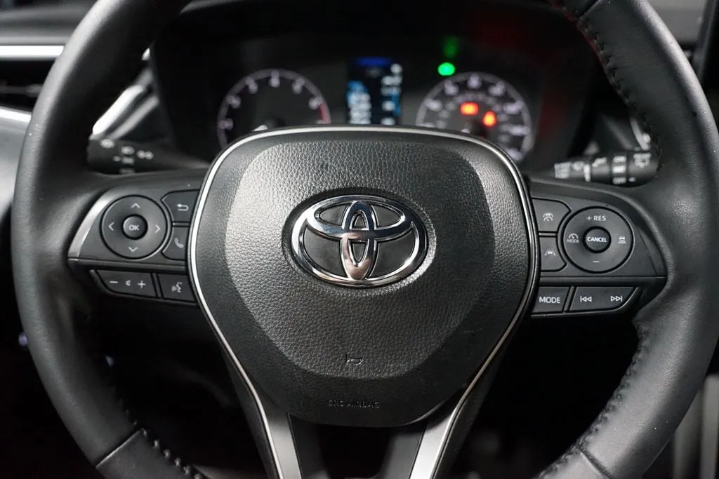 2024 Toyota Corolla Cross Hybrid SE thumbnail 12