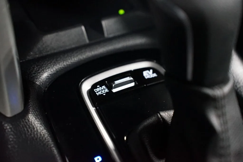 2024 Toyota Corolla Cross Hybrid SE thumbnail 21