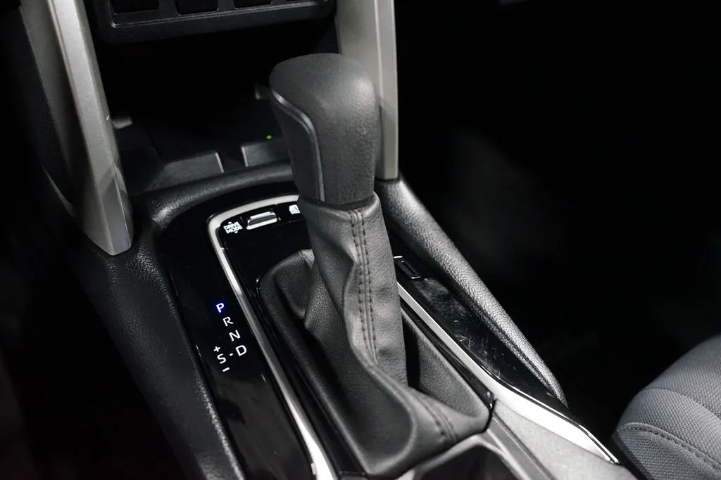 2024 Toyota Corolla Cross Hybrid SE thumbnail 22