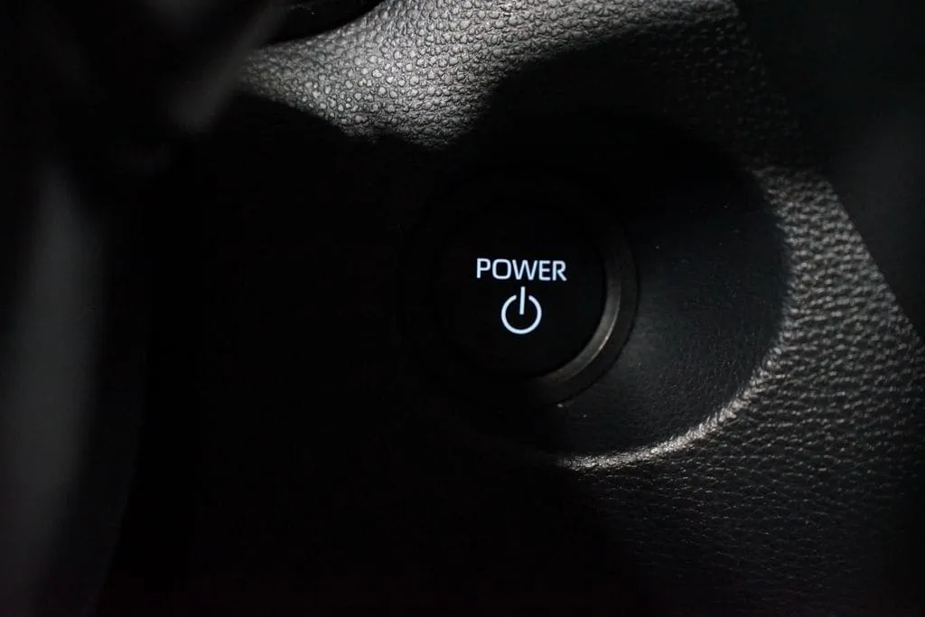 2024 Toyota Corolla Cross Hybrid SE thumbnail 23