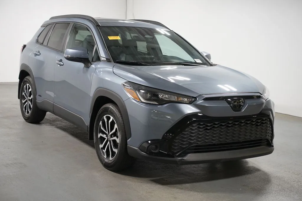2024 Toyota Corolla Cross Hybrid SE thumbnail 3