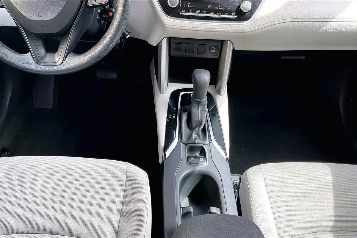 2024 Toyota Corolla Cross L thumbnail 17