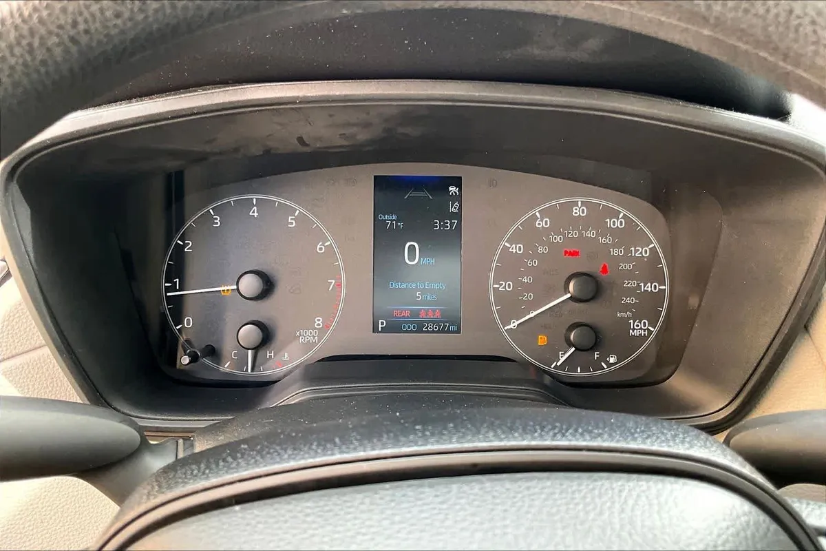 2024 Toyota Corolla Cross L thumbnail 26