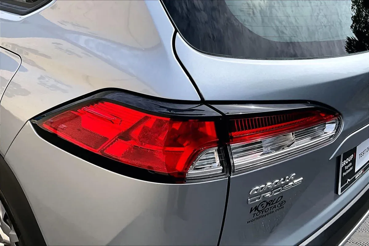 2024 Toyota Corolla Cross L thumbnail 29