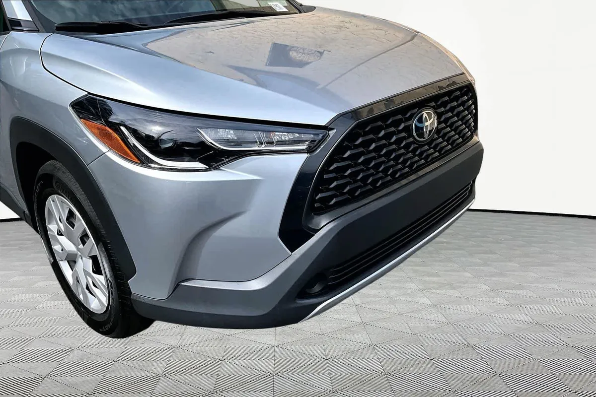 2024 Toyota Corolla Cross L thumbnail 30