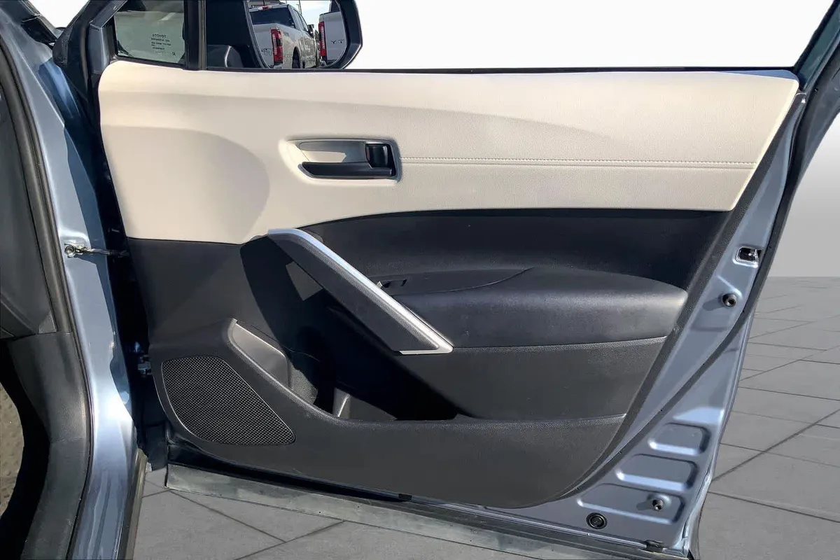 2024 Toyota Corolla Cross L thumbnail 22