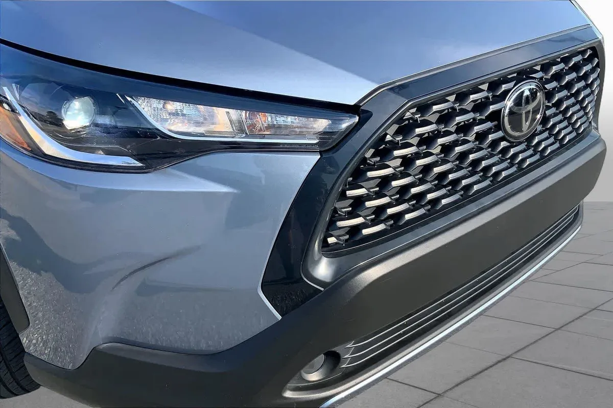 2024 Toyota Corolla Cross L thumbnail 29