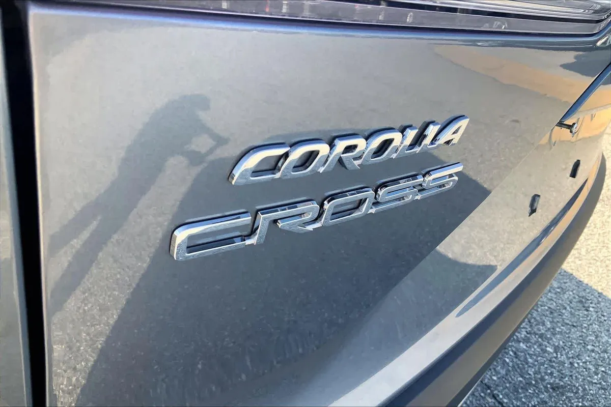 2024 Toyota Corolla Cross L thumbnail 30