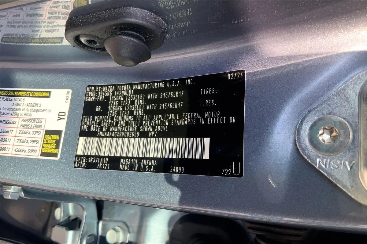2024 Toyota Corolla Cross L thumbnail 31
