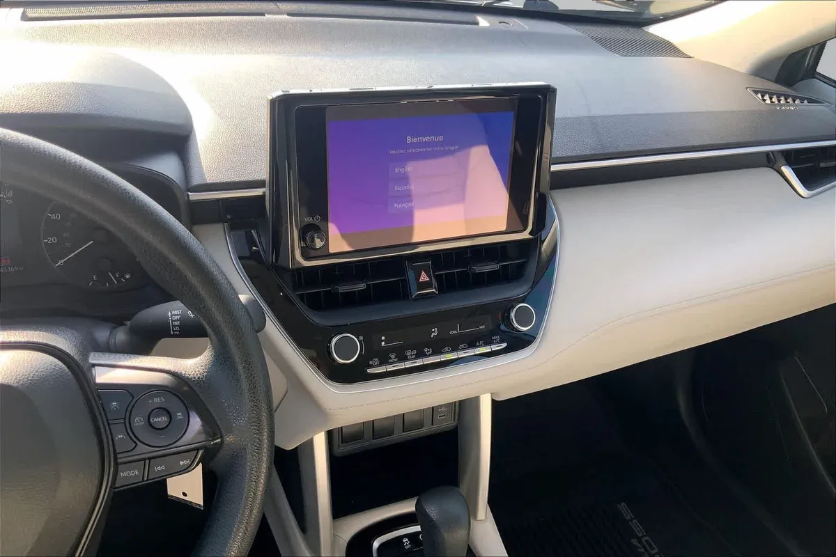 2024 Toyota Corolla Cross L thumbnail 7