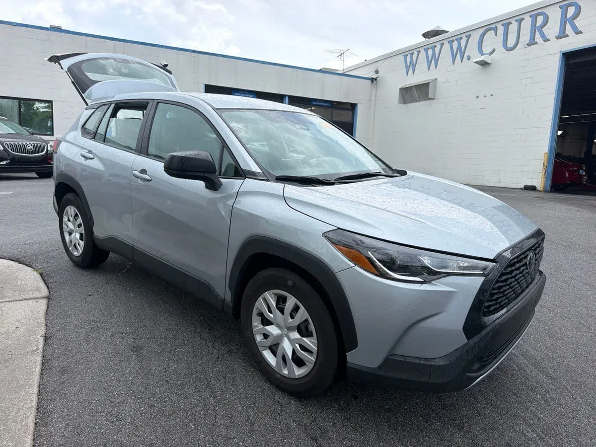 2024 Toyota Corolla Cross L thumbnail 13
