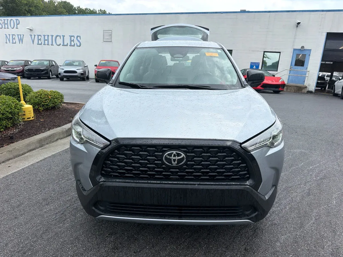 2024 Toyota Corolla Cross L thumbnail 15