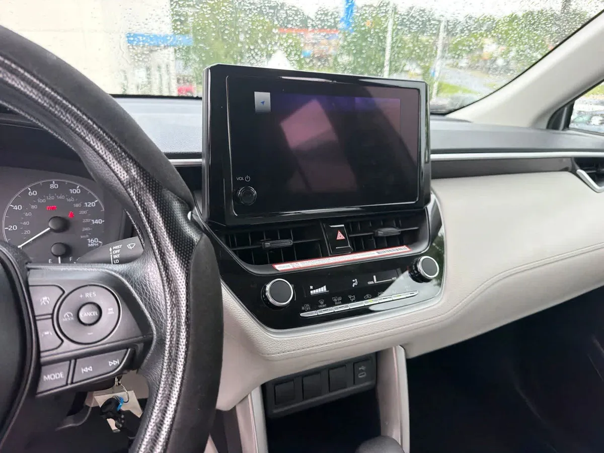 2024 Toyota Corolla Cross L thumbnail 22