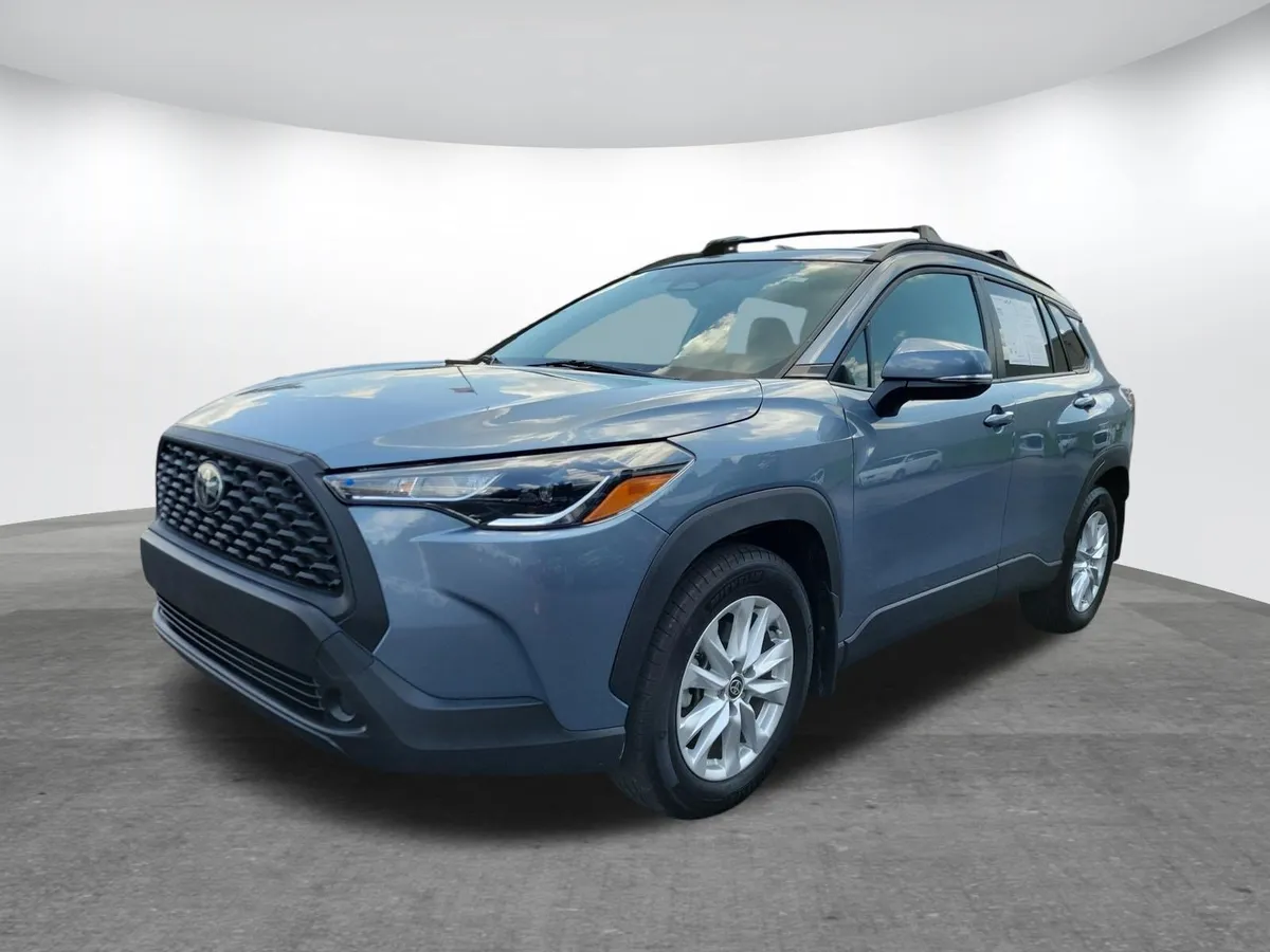 2024 Toyota Corolla Cross LE thumbnail 20