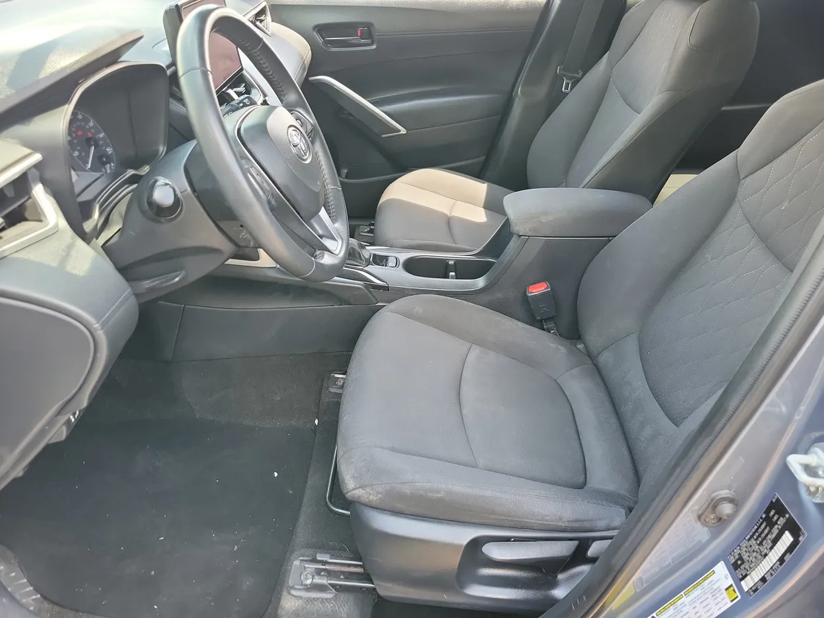 2024 Toyota Corolla Cross LE thumbnail 5