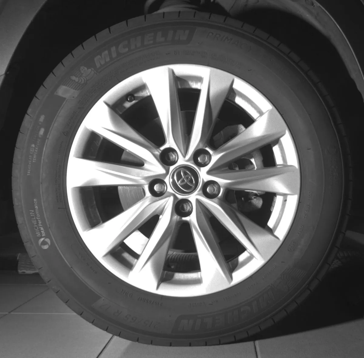 2024 Toyota Corolla Cross LE thumbnail 11