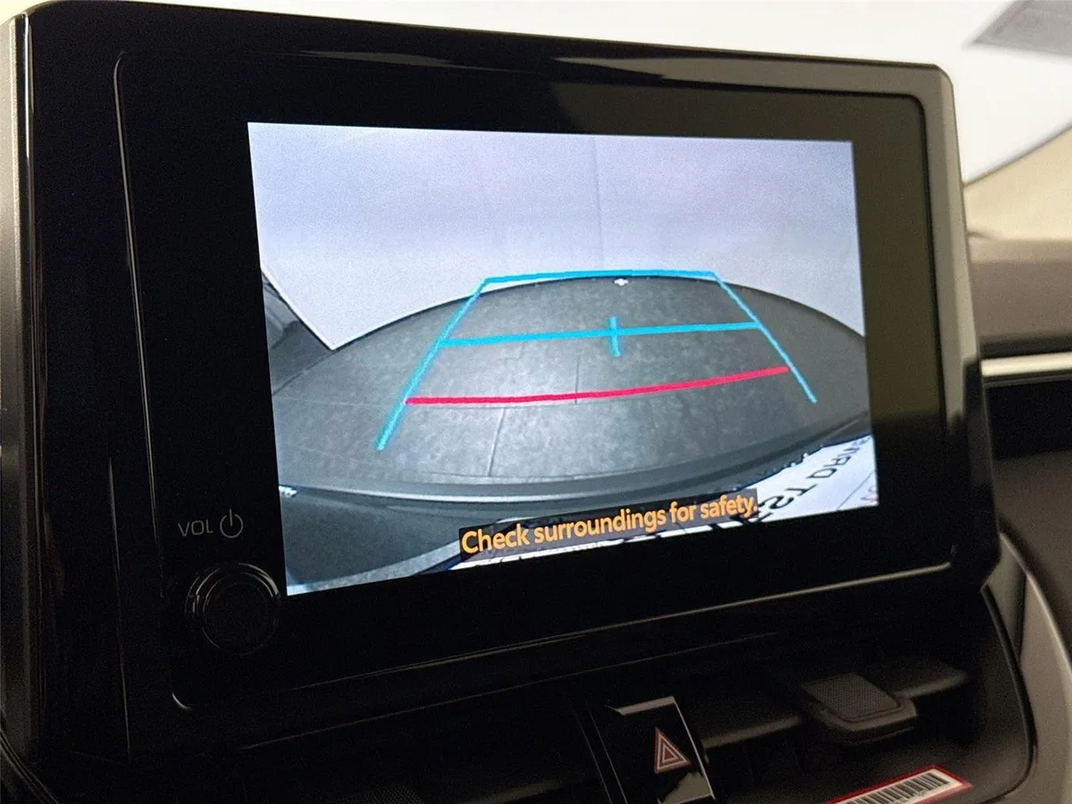 2024 Toyota Corolla Cross LE thumbnail 24