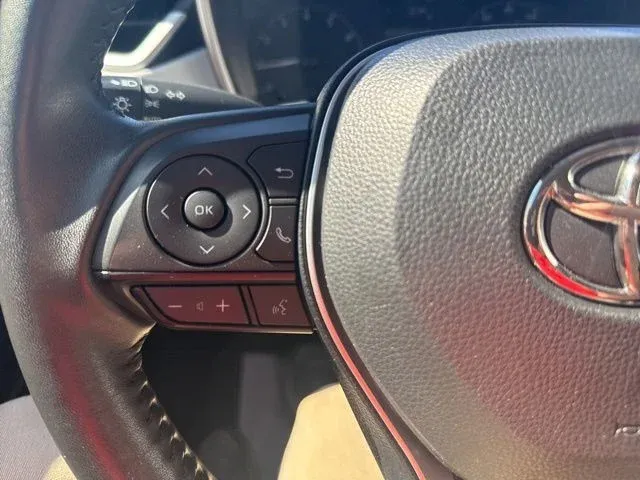 2024 Toyota Corolla Hatchback SE thumbnail 32
