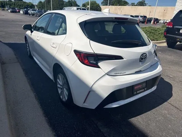 2024 Toyota Corolla Hatchback SE thumbnail 5