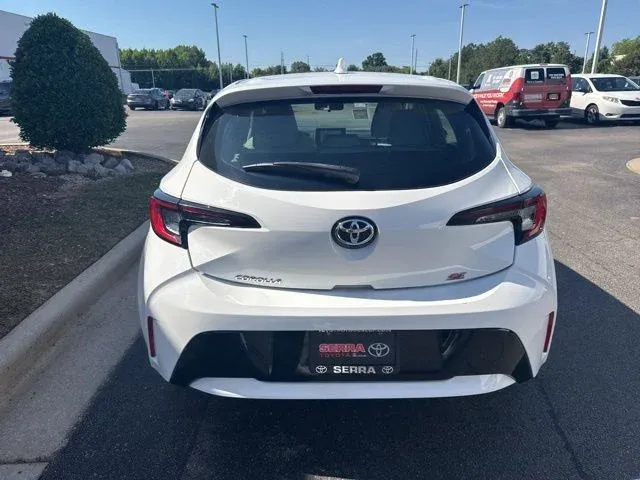 2024 Toyota Corolla Hatchback SE thumbnail 6