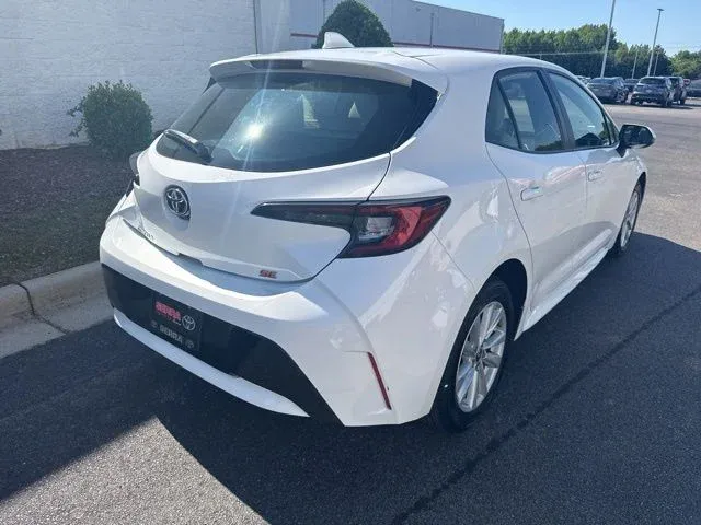 2024 Toyota Corolla Hatchback SE thumbnail 7