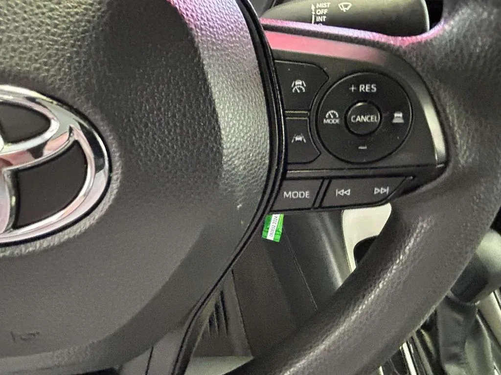 2024 Toyota Corolla Hybrid LE thumbnail 19