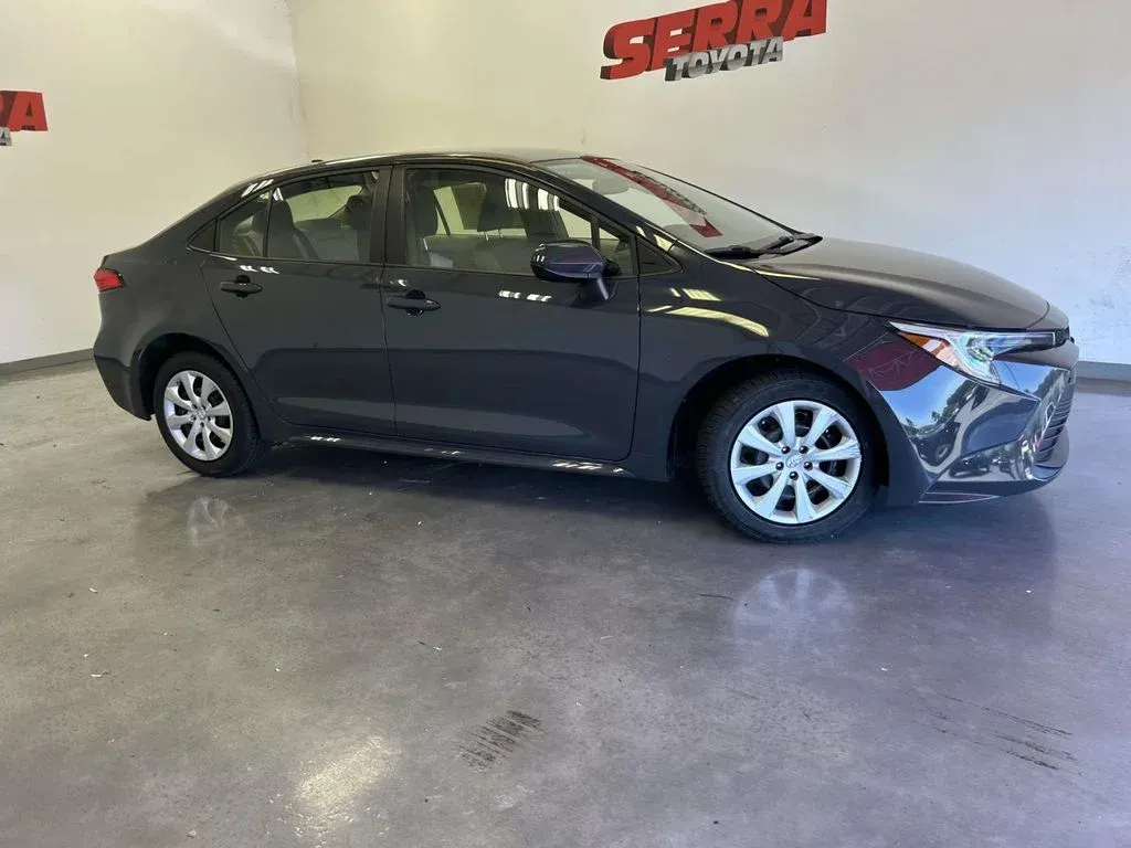 2024 Toyota Corolla Hybrid LE thumbnail 2