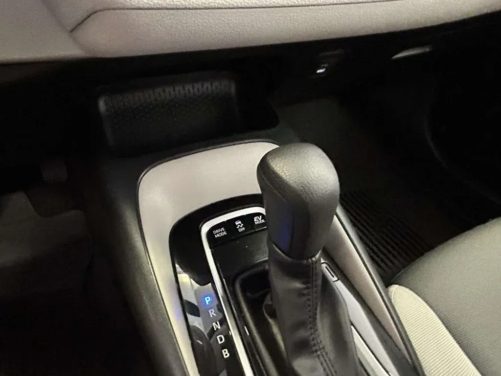 2024 Toyota Corolla Hybrid LE thumbnail 22