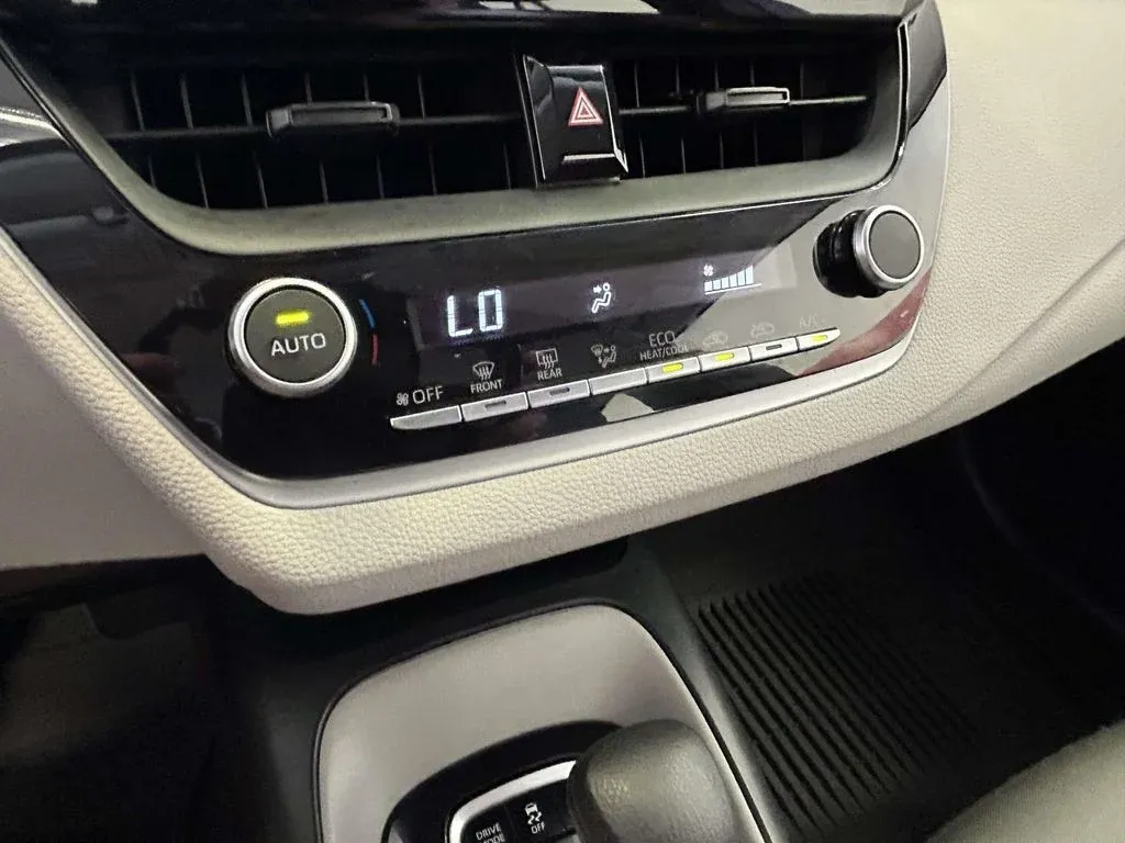 2024 Toyota Corolla Hybrid LE thumbnail 23