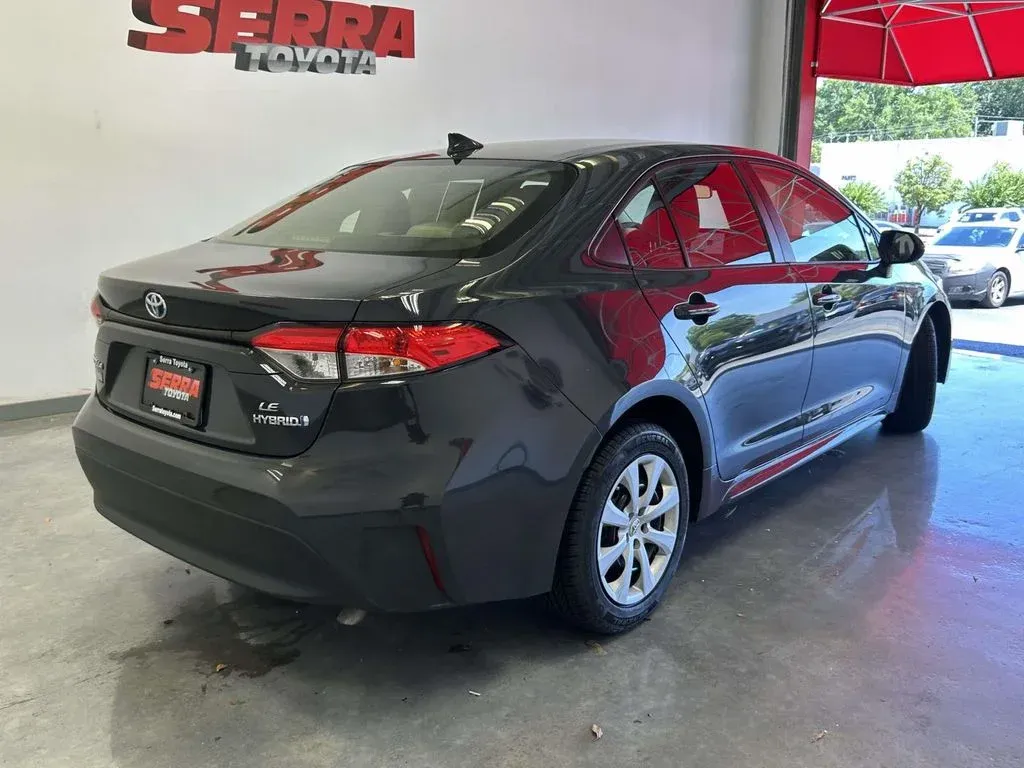 2024 Toyota Corolla Hybrid LE thumbnail 3