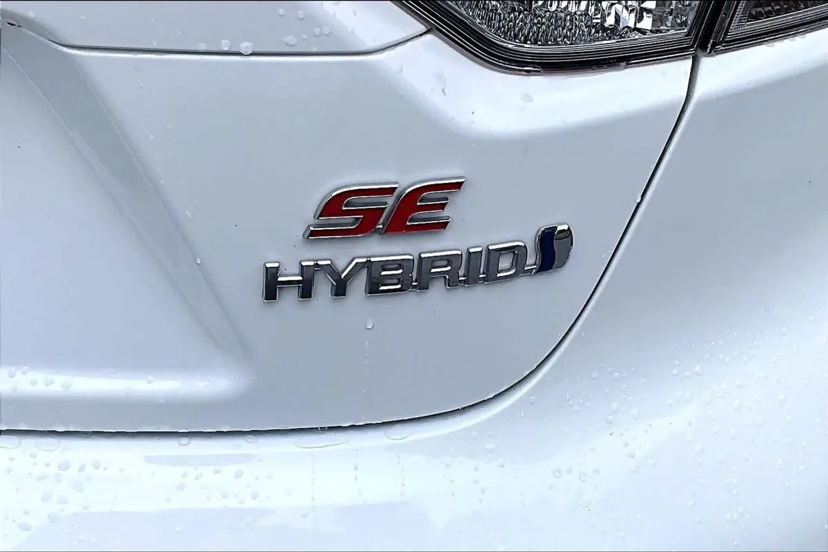 2024 Toyota Corolla Hybrid SE thumbnail 10