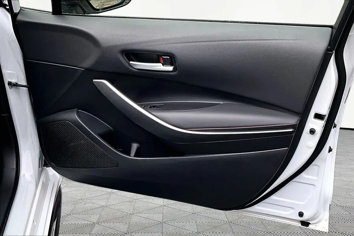 2024 Toyota Corolla Hybrid SE thumbnail 23