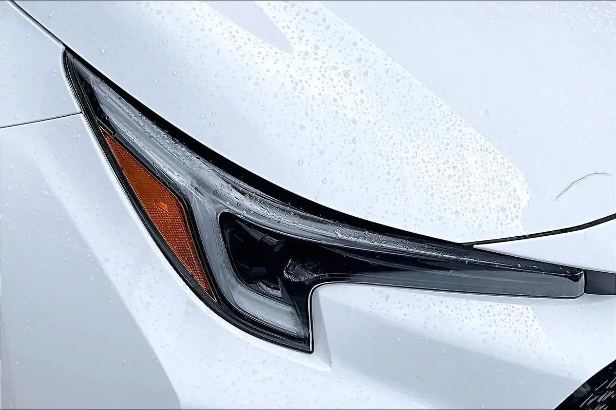 2024 Toyota Corolla Hybrid SE thumbnail 28